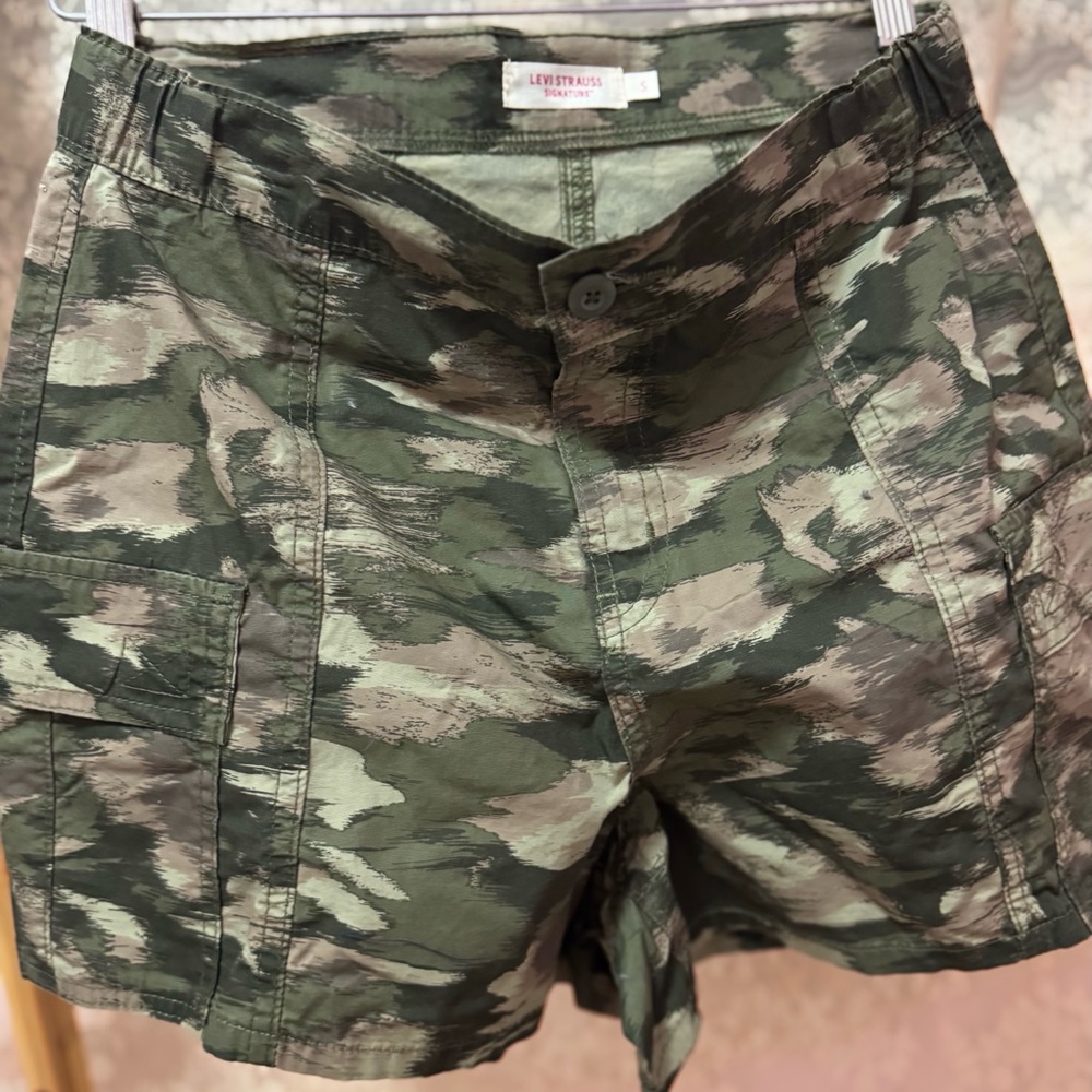 Levi's Signature Camouflage Pants (Brand New, Never Worn)